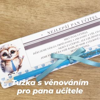 Ještě stále stíháme odeslat dárky pro nejlepší učitele a paní učitelky. 😉 Nově tužky s gravírováním a věnováním. 👇 Cardum.cz