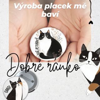 Nová zábavná činnost v naší dílně. Hádáme se kdo bude u stroje. 😀 #placka #kočka #darek #pinbutton #bozi #omg #cici #přívěsek